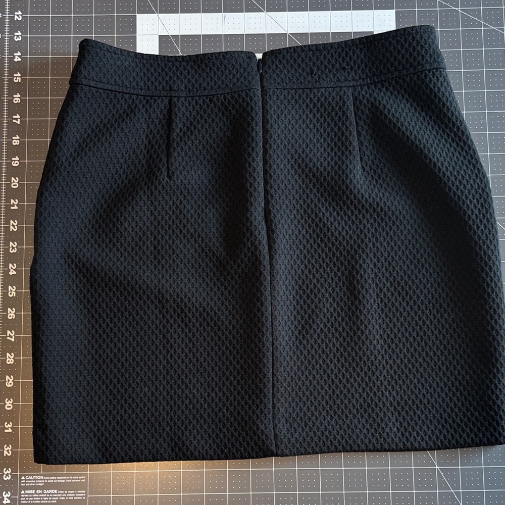 Banana Republic Black Textured Mini Skirt - Picture 3 of 5